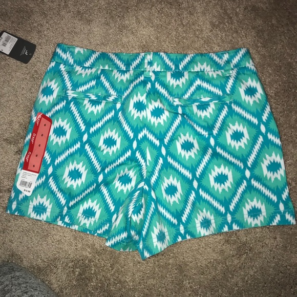Patterned shorts! - Picture 2 of 2